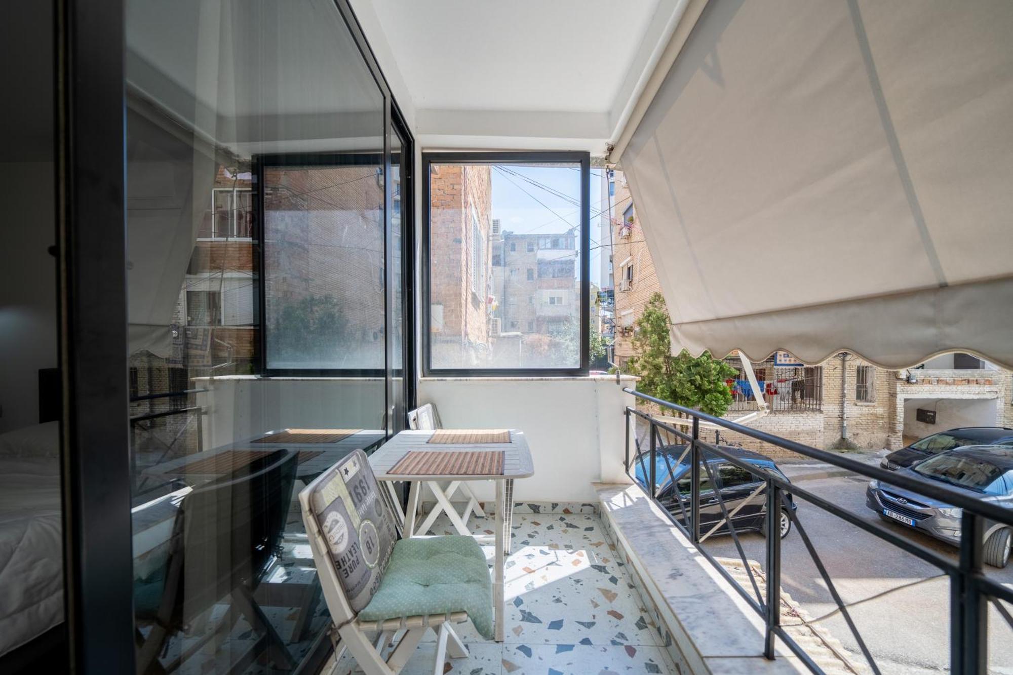 Cosy Urban Central Apartment Tirana Exterior photo