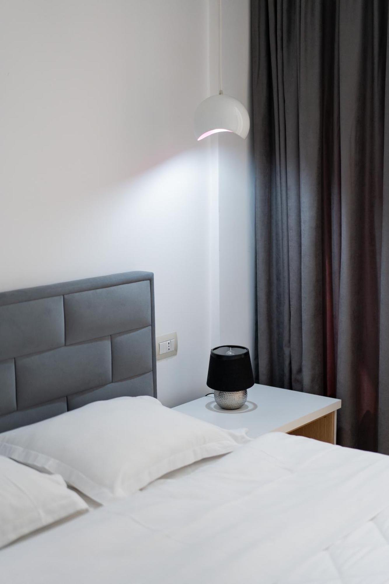 Cosy Urban Central Apartment Tirana Exterior photo