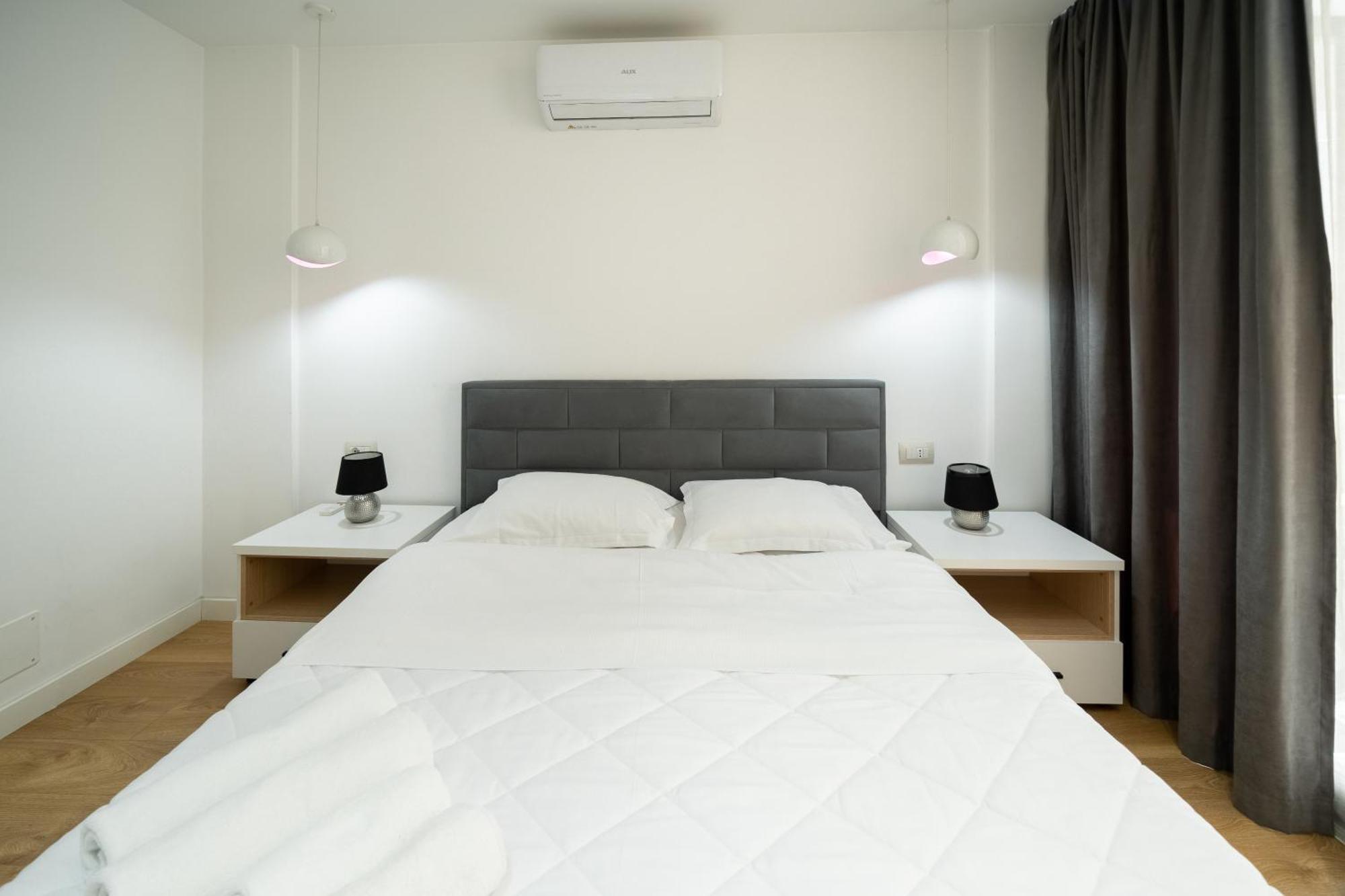 Cosy Urban Central Apartment Tirana Exterior photo